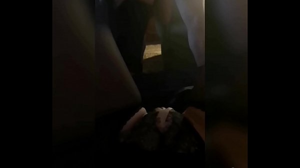 MJM te. Fear céile fucks chailín os comhair a bhean chéile. Éiríonn pussy na mná céile fliuch, ní dhéanann a cuid fantasies salach ach an aigne a bhogadh