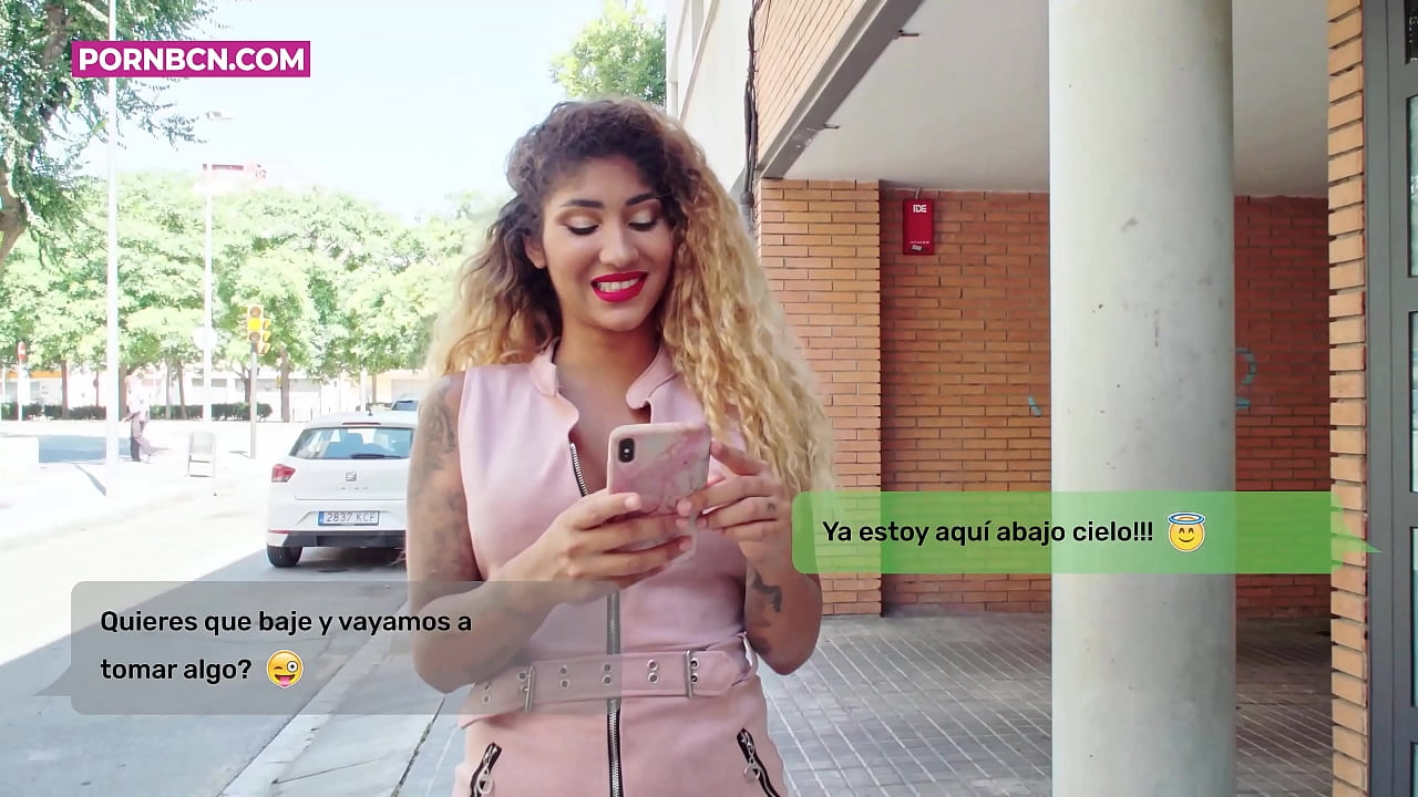 Bean chéile mhídhlisteanach ar tí fuck a leannán óg go crua agus a fear céile ag obair. Latina le tits agus asal mór. Véineas Aphrodite.