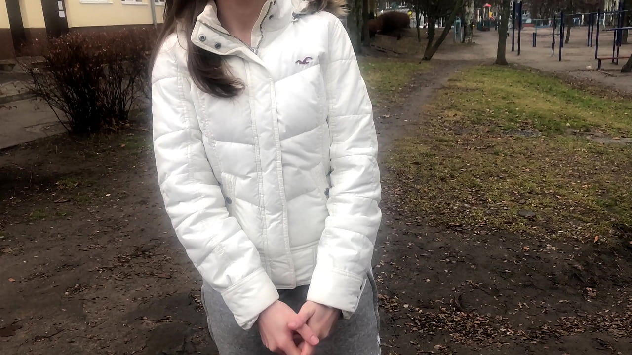 Stranger Chun an Airgead Sucked agus Fucked. Amaitéarach Rúisis. Le Caint.